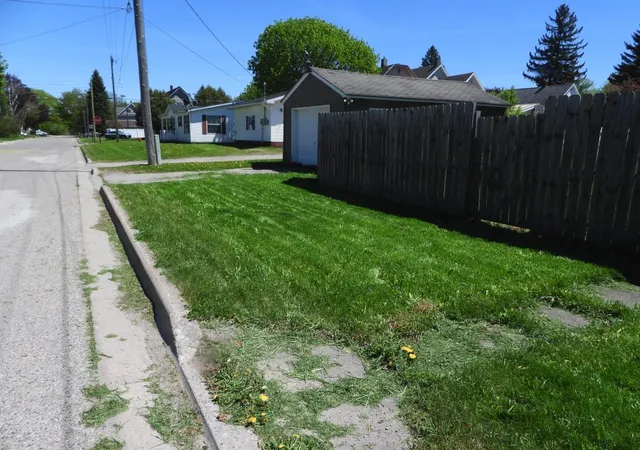 Homes for sale in Sault Sainte Marie, MI | 1001 Augusta St, Sault Sainte Marie, MI 49783 | MLS# 80068817