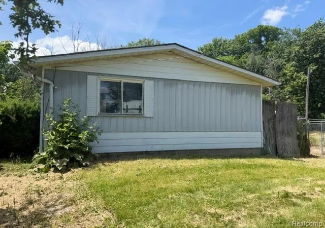 Homes for sale in Richmond, MI | 34429 33 Mile Rd, Richmond, MI 48062 | MLS# 61005287