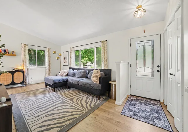 Photo 3 of Sale Pending at 2916 Bangor Rd, Bay City, MI 48706 | MLS# 50213956 | Listing updated on 2026-08-26