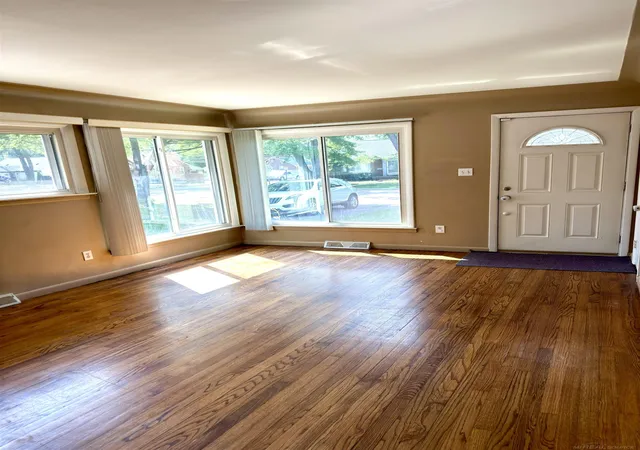 Photo 2 of Single family home for sale at 994 Voorheis Road St, Waterford, MI 48328 | MLS# 50219478 | Listing updated on 2026-09-04