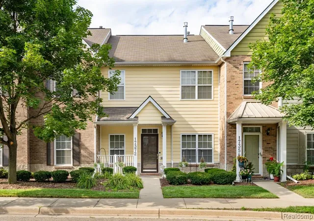 2nd image of 17372 Windflower Dr, Southfield, MI 48076 2078 | MLS# 61023861