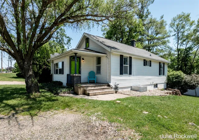 Photo 2 of Sale Pending at 1436 Four Mile Rd, Grand Rapids, MI 49525 | MLS# 70535694 | Listing updated on 2026-06-08