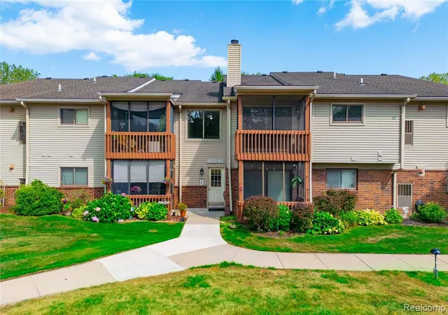 Photo 2 of Sale Pending at 10241 Nancys Blvd #50, Grosse Ile, MI 48138 2127 | MLS# 61025070 | Listing updated on 2026-09-26