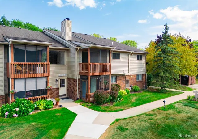 Photo 3 of Sale Pending at 10241 Nancys Blvd #50, Grosse Ile, MI 48138 2127 | MLS# 61025070 | Listing updated on 2026-09-26