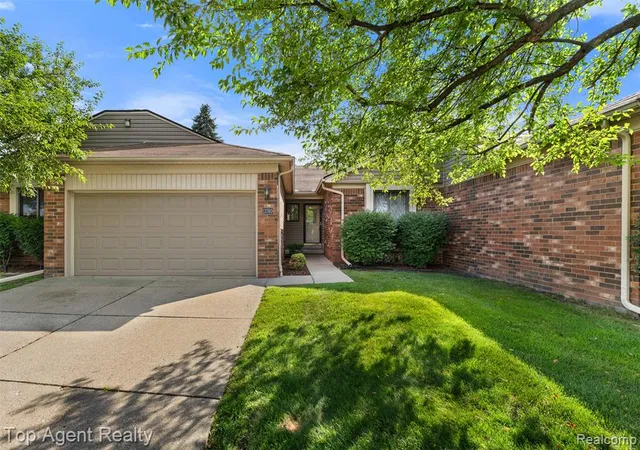 1st image of 13760 Provincial Dr, Sterling Heights, MI 48313 | MLS# 61009243