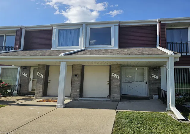 Condo for sale at 405 Sunset Ln #34, Saint Clair Shores, MI 48082 | MLS# 50213947