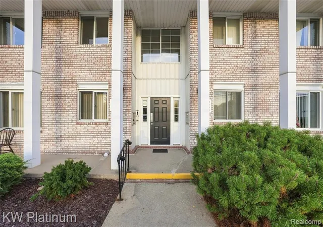 Photo 2 of Condo for sale at 21542 Saint Gertrude St #6, Saint Clair Shores, MI 48081 1260 | MLS# 61023128 | Listing updated on 2026-08-21