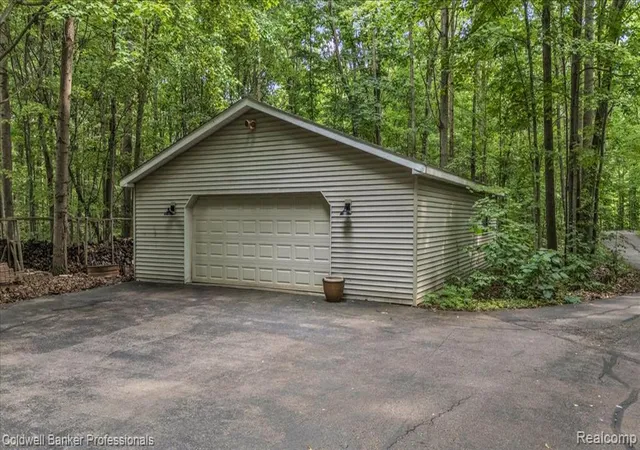 5th image of 4100 Waterland W Dr, Metamora, MI 48455 | MLS# 61019554