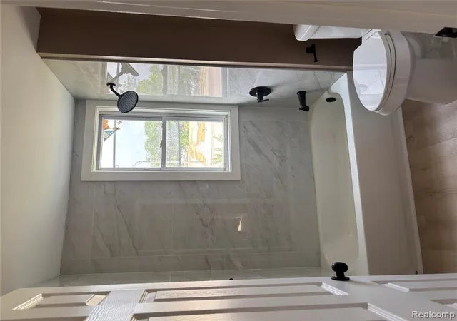 Listing Photo 3 - Condo for sale in building located at 257 Pilgrim St, Highland Park, MI 48203