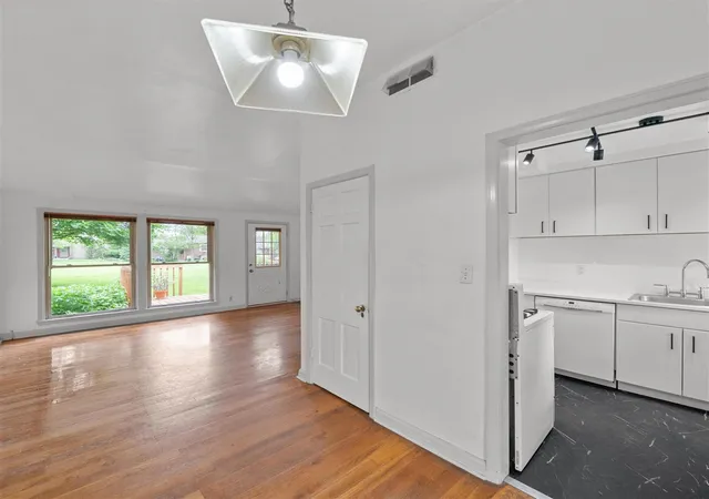 Photo 4 of Condo for sale at 3425 Norwood St, Ann Arbor, MI 48104 | MLS# 70469447 | Listing updated on 2025-12-10