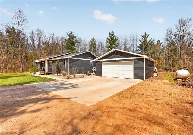 Homes for sale in Howard City, MI | 20392 Gates Rd, Howard City, MI 49329 | MLS# 70540187
