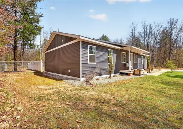 Homes for sale in Howard City, MI | 20392 Gates Rd, Howard City, MI 49329 | MLS# 70540187