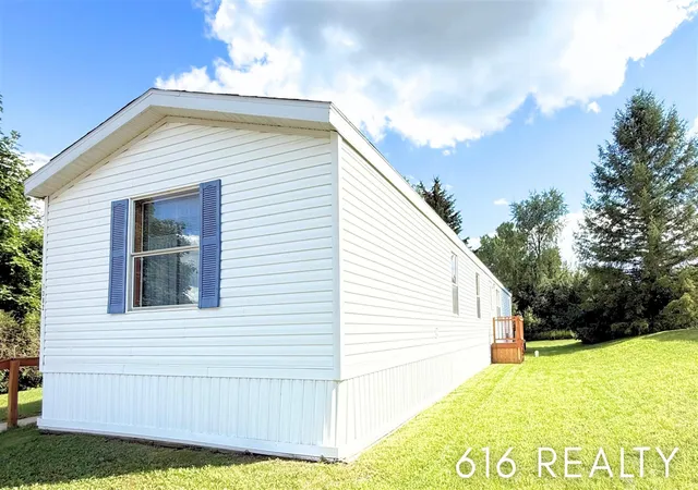Photo 2 of Single family home for sale at 1382 Beaver Dam Dr, Belmont, MI 49306 | MLS# 70554104 | Listing updated on 2026-08-31