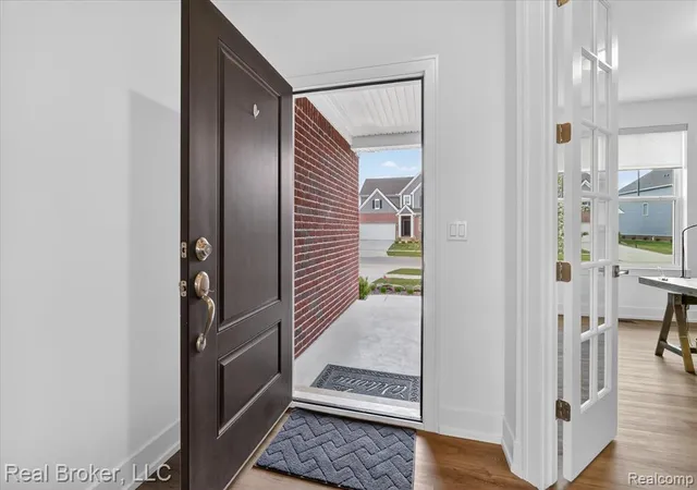 Photo 5 of Single family home for sale at 2344 Provencal Dr, Commerce Township, MI 48382 | MLS# 61020734 | Listing updated on 2026-08-14