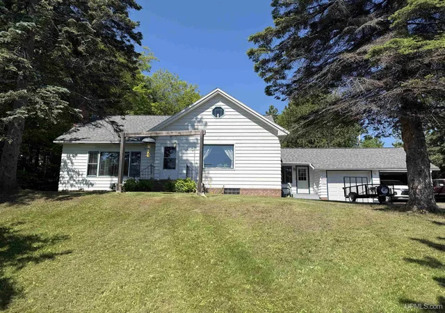 Homes for sale in Chassell, MI | 44991 Us 41 Hwy, Chassell, MI 49916 | MLS# 50214241