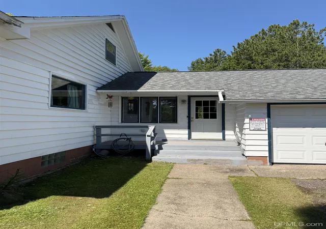Homes for sale in Chassell, MI | 44991 Us 41 Hwy, Chassell, MI 49916 | MLS# 50214241