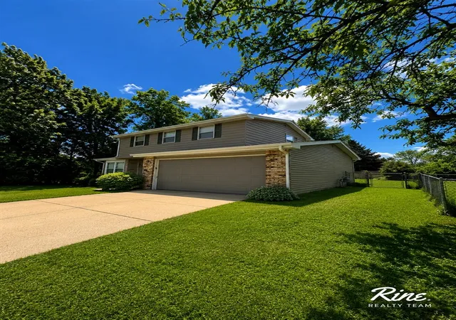 4th image of 2709 Belaire Dr, Lansing, MI 48911 | MLS# 70539486