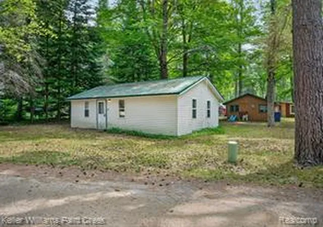 Homes for sale in Alger, MI | 4450 Beech St, Alger, MI 48610 | MLS# 61009639