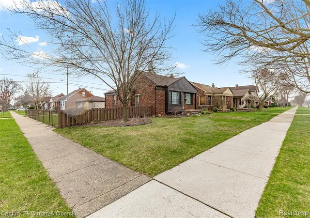 Homes for sale in Allen Park, MI | 7609 Rosedale Blvd, Allen Park, MI 48101 1834 | MLS# 60982903