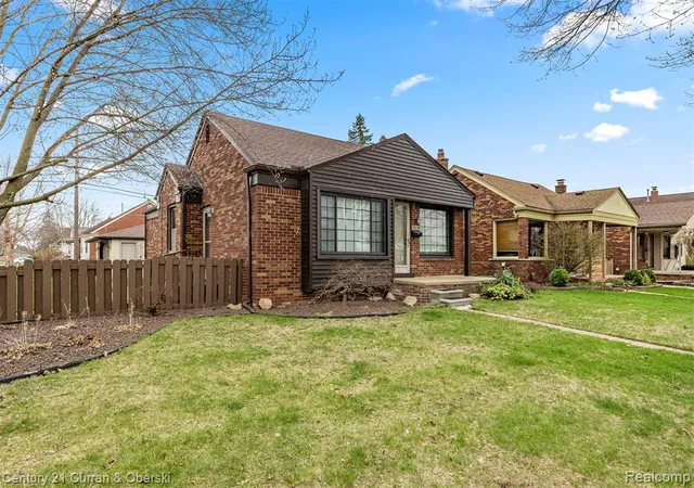 Homes for sale in Allen Park, MI | 7609 Rosedale Blvd, Allen Park, MI 48101 1834 | MLS# 60982903