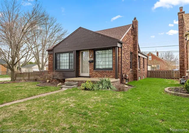 Homes for sale in Allen Park, MI | 7609 Rosedale Blvd, Allen Park, MI 48101 1834 | MLS# 60982903