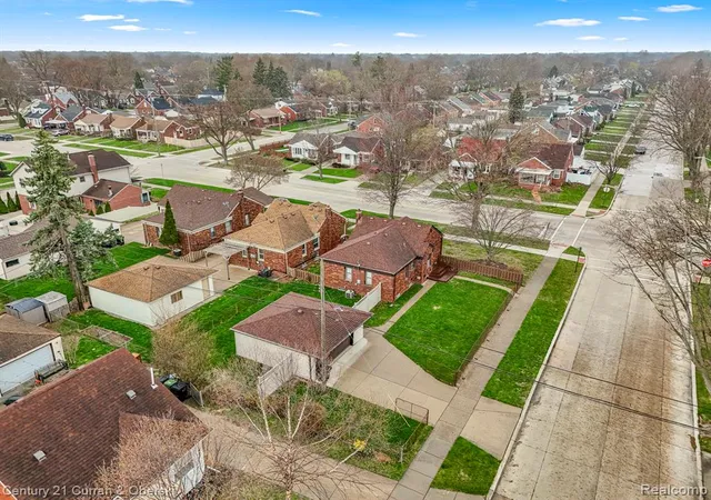 Homes for sale in Allen Park, MI | 7609 Rosedale Blvd, Allen Park, MI 48101 1834 | MLS# 60982903