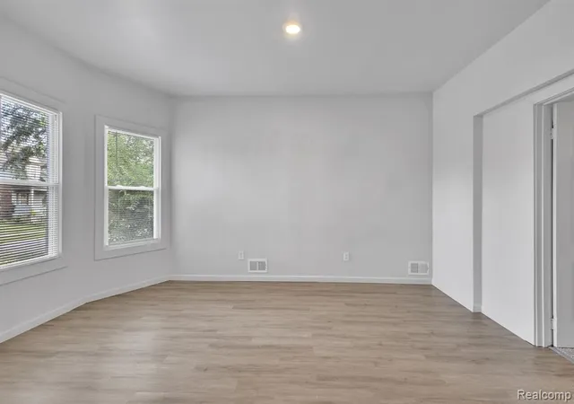 Photo 3 of Single family home for sale at 41 Richton St, Highland Park, MI 48203 3502 | MLS# 61012061 | Listing updated on 2026-10-15