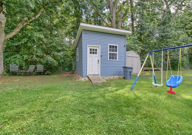 27th image of 6287 Baldwin Cir, Brighton, MI 48116 | MLS# 61022849
