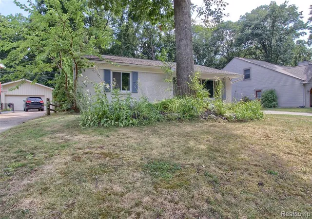 2nd image of 6287 Baldwin Cir, Brighton, MI 48116 | MLS# 61022849