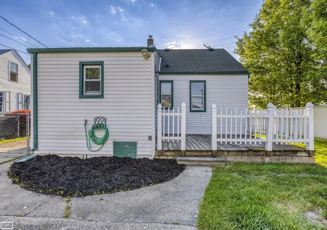3rd image of 28631 Galloway St, Roseville, MI 48066 | MLS# 50210430
