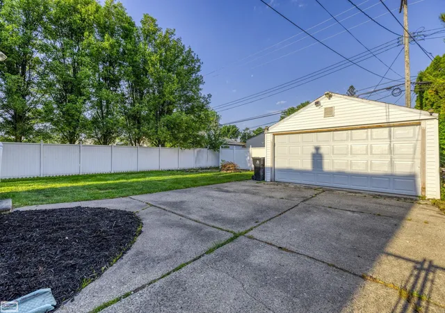 4th image of 28631 Galloway St, Roseville, MI 48066 | MLS# 50210430