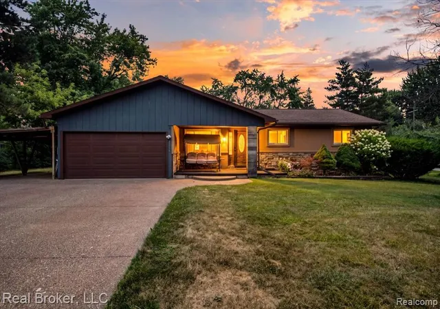 Photo 1 of Single family home for sale at 5214 Daniels Dr, Troy, MI 48098 3004 | MLS# 61024391 | Listing updated on 2026-09-12