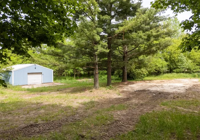 1st image of 41756 24th St, Bloomingdale, MI 49026 | MLS# 70537153