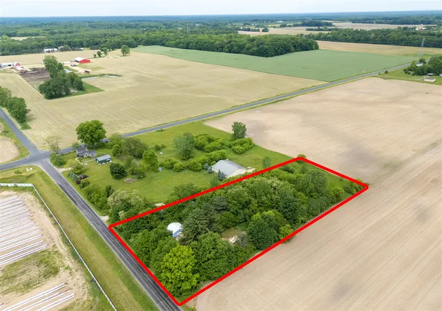 2nd image of 41756 24th St, Bloomingdale, MI 49026 | MLS# 70537153