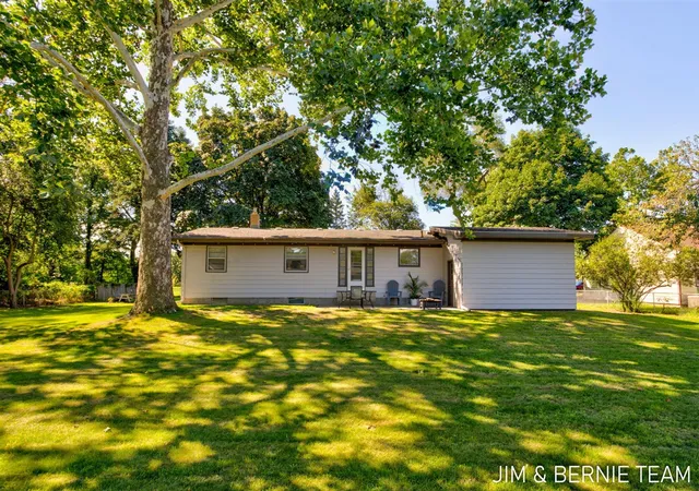 3rd image of 345 Harp St, Grand Rapids, MI 49548 | MLS# 70553399