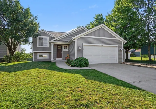 Homes for sale in Holland, MI | 11413 Starflower Dr, Holland, MI 49424 | MLS# 70543779