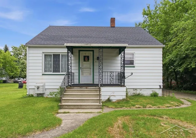 Homes for sale in Pinconning, MI | 419 S Warren St, Pinconning, MI 48650 | MLS# 50213585