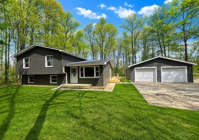 Homes for sale in Midland, MI | 219 S Nine Mile Rd, Midland, MI 48640 | MLS# 50201831