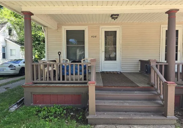 Homes for sale in Owosso, MI | 426 E Williams St, Owosso, MI 48867 | MLS# 50212428