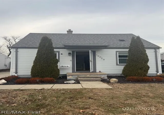 Photo 1 of Sale Pending at 19029 Victor St, Roseville, MI 48066 | MLS# 60371349 | Listing updated on 2025-12-18