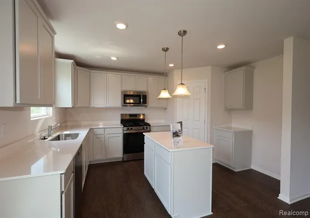 3rd image of 610 Harvest Wy, Chelsea, MI 48118 | MLS# 61006157