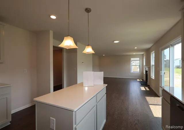 5th image of 610 Harvest Wy, Chelsea, MI 48118 | MLS# 61006157