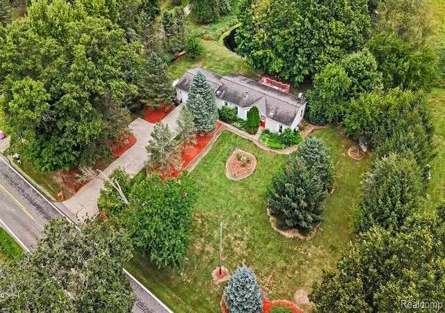 2nd image of 3115 Brogan Rd, Stockbridge, MI 49285 9739 | MLS# 61023741