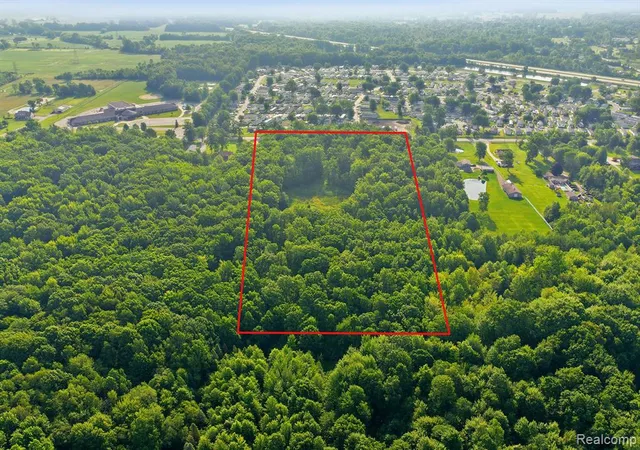 Photo 2 of Sale Pending at 5296 County Line Rd, Lenox, MI 48048 | MLS# 61007110 | Listing updated on 2026-08-18