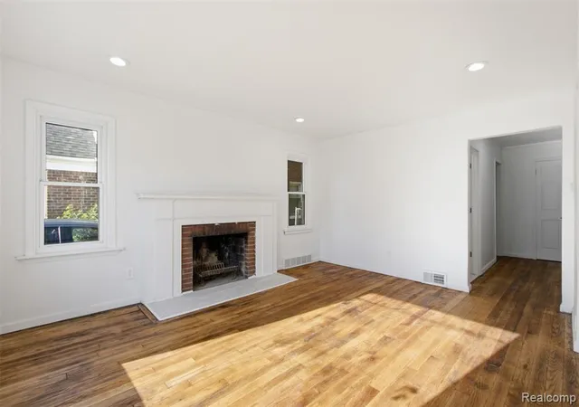 3rd image of 18636 Mark Twain St, Detroit, MI 48235 2550 | MLS# 61006058