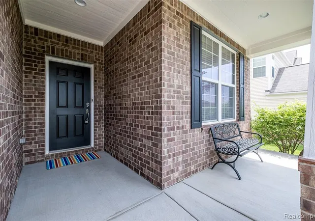 Photo 3 of Single Family Residence at 29926 Autumn Gold Dr, New Hudson, MI 48165 | MLS# 60995534 |  | Sold on 2026-07-13