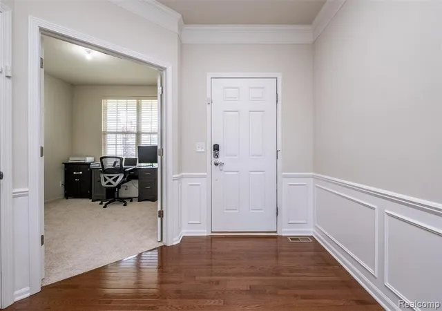 Photo 4 of Single Family Residence at 29926 Autumn Gold Dr, New Hudson, MI 48165 | MLS# 60995534 |  | Sold on 2026-07-13