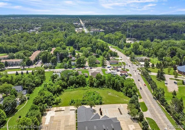 3rd image of 38500 Garfield Rd, Clinton Township, MI 48038 | MLS# 60947957