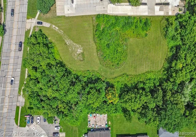 4th image of 38500 Garfield Rd, Clinton Township, MI 48038 | MLS# 60947957