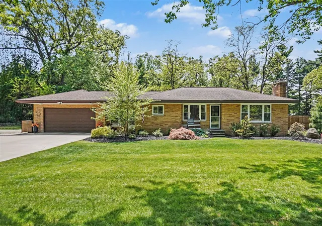 Homes for sale in Montague, MI | 5525 Dowling St, Montague, MI 49437 | MLS# 70536881
